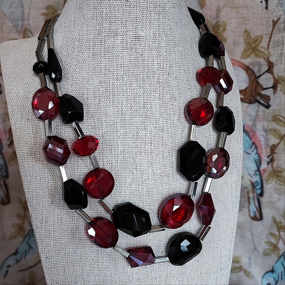 Red AB Black Oval Teardrop Glass Dual Strand Necklace WHBM Silver Tone NWOT - Picture 1 of 11